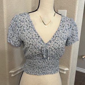 Aeropostale blue small floral print crop top
